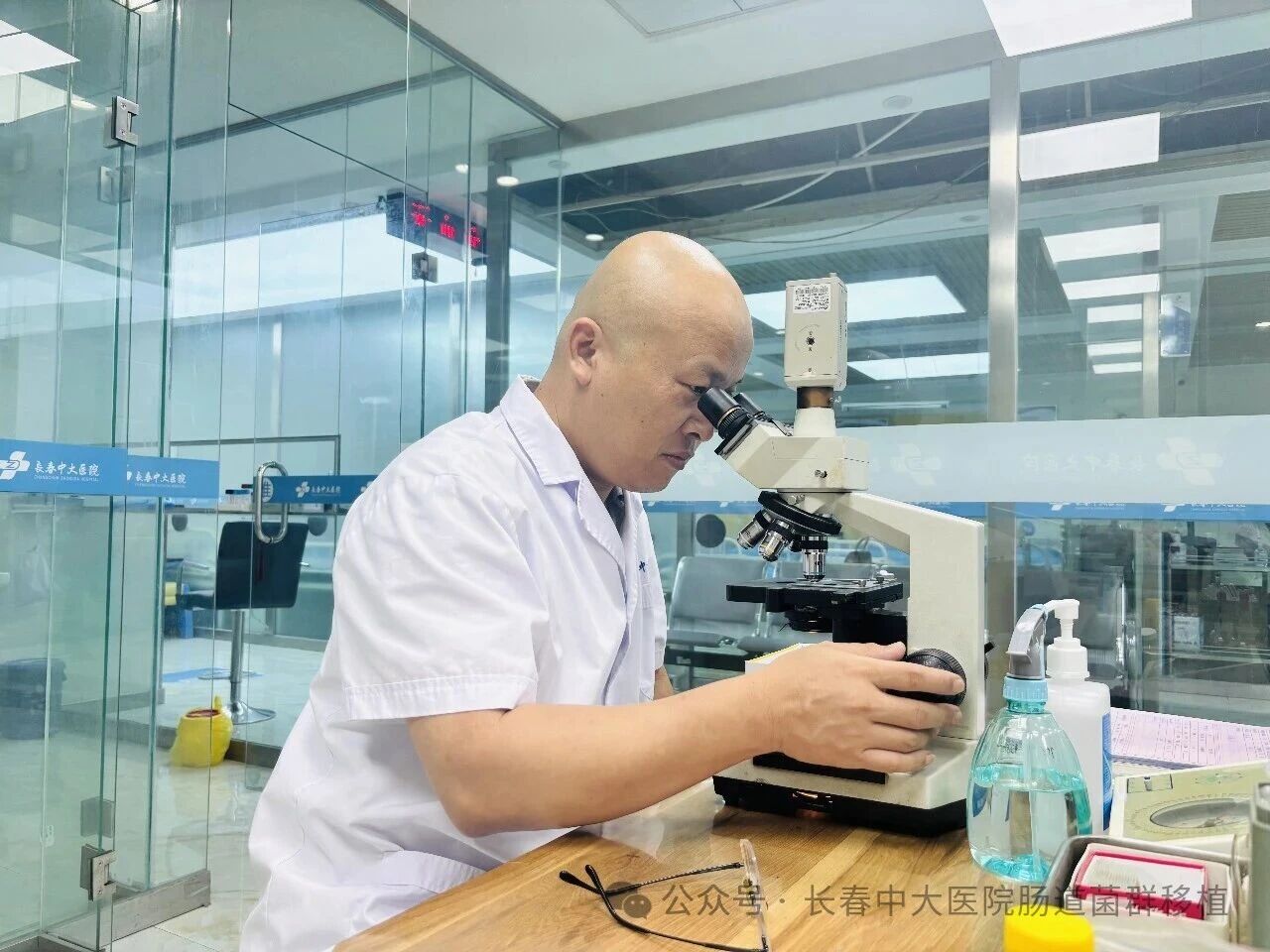 河池市|高朋磊医师：左手男科临床，右手肠道菌群移植深入研究